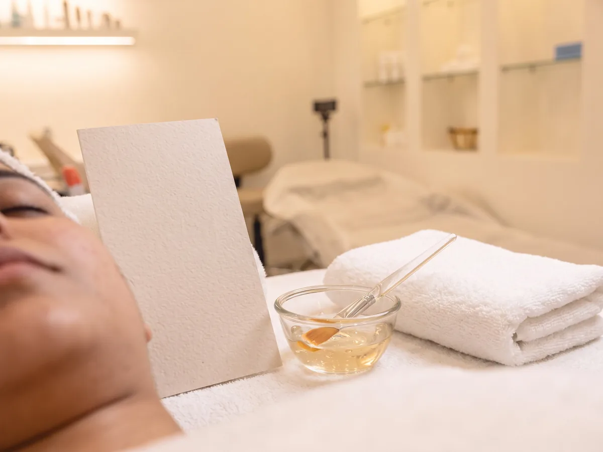 Fine Lines and Wrinkles Treatment Jaipur: Glow Peel | AI Aesthetics, C-Scheme
